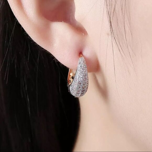 #31 NEW 18K Gold Plated Hoop Earrings - Picture 7 of 8